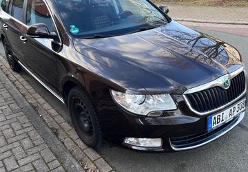 Skoda Superb 127.875 km 10.500 &euro; holzweißig 06808